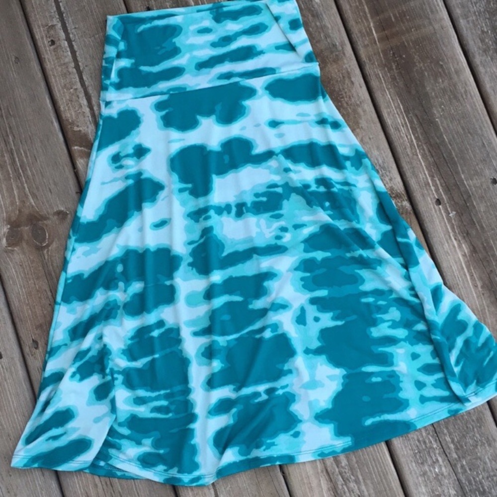 NWOT lularoe rare azure skirt xs